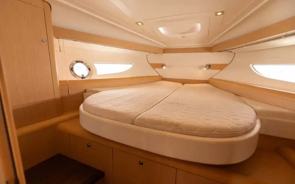 slider 11 Beneteau Flyer Gran Turismo 38