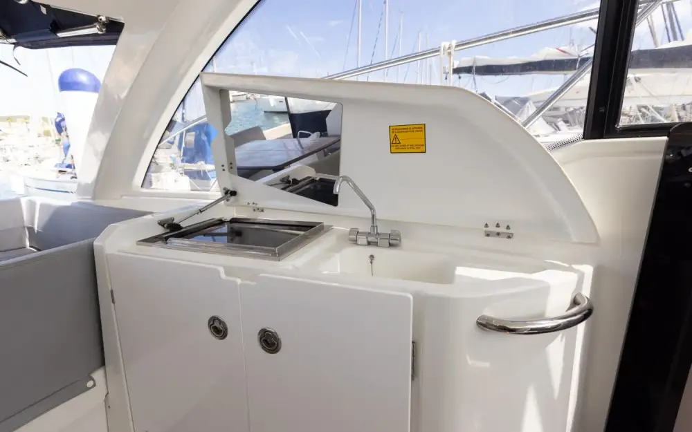 slider 6 Beneteau Flyer Gran Turismo 38