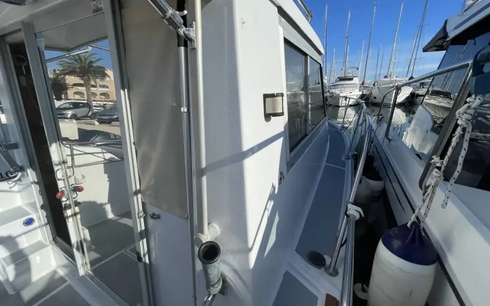 slider 4 Beneteau Antares 800