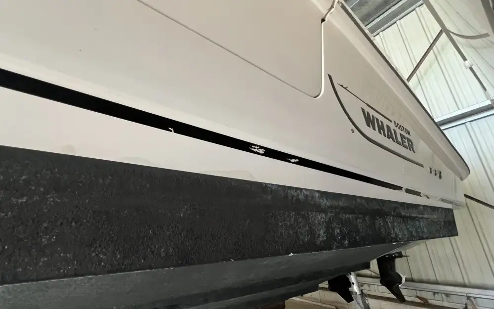 slider 11 Boston Whaler  370 Outrage
