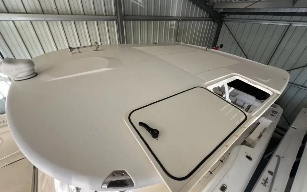 slider 14 Boston Whaler  370 Outrage