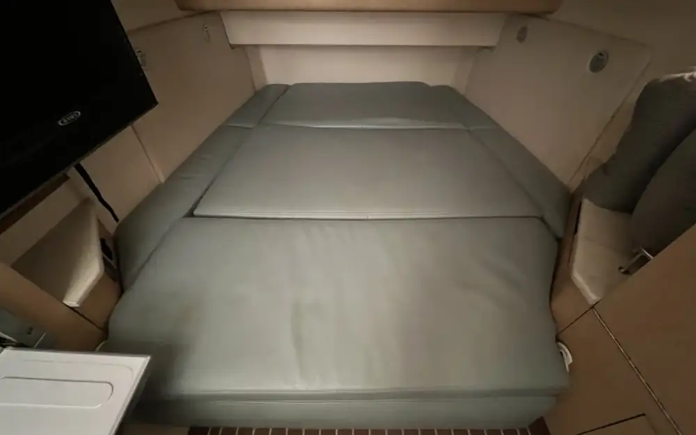 slider 15 Boston Whaler  370 Outrage
