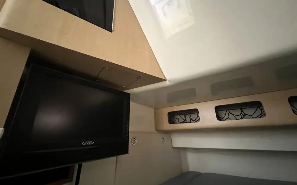 slider 16 Boston Whaler  370 Outrage