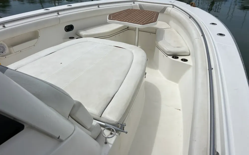 slider 2 Boston Whaler  370 Outrage
