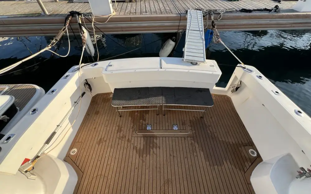 slider 11 Luhrs  28 Open