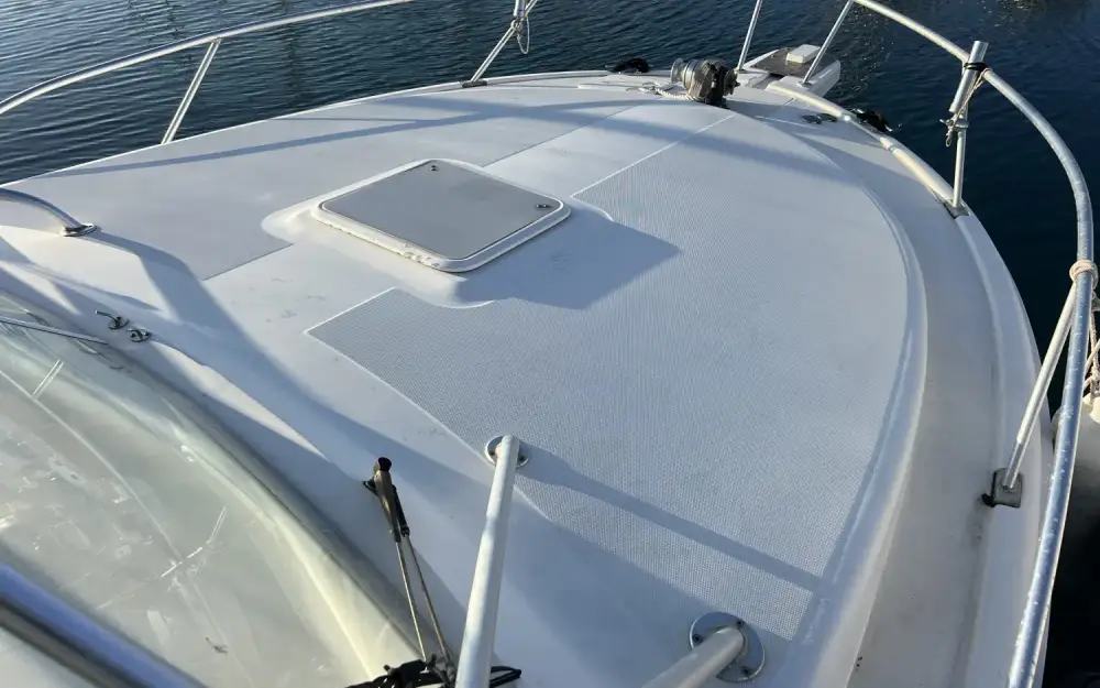 slider 16 Luhrs  28 Open