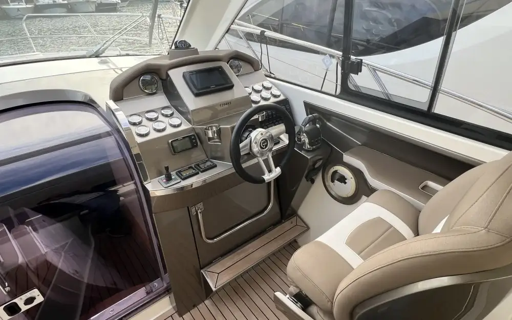 slider 9 Galeon  325 HT