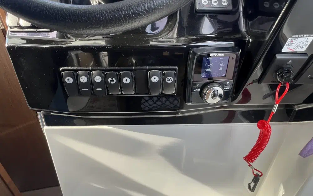 slider 12 Jeanneau Merry Fisher 895