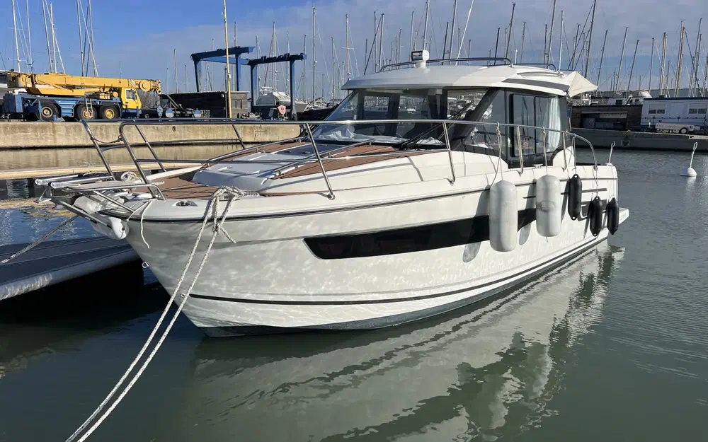 slider 18 Jeanneau Merry Fisher 895