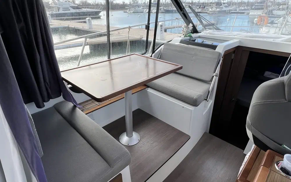 slider 5 Jeanneau Merry Fisher 895