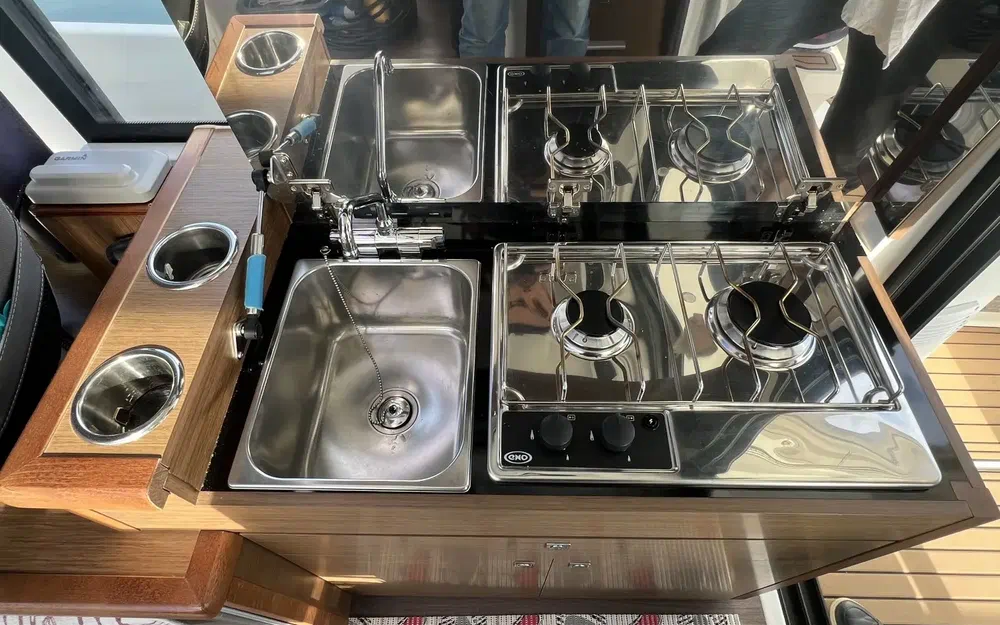 slider 6 Jeanneau Merry Fisher 895