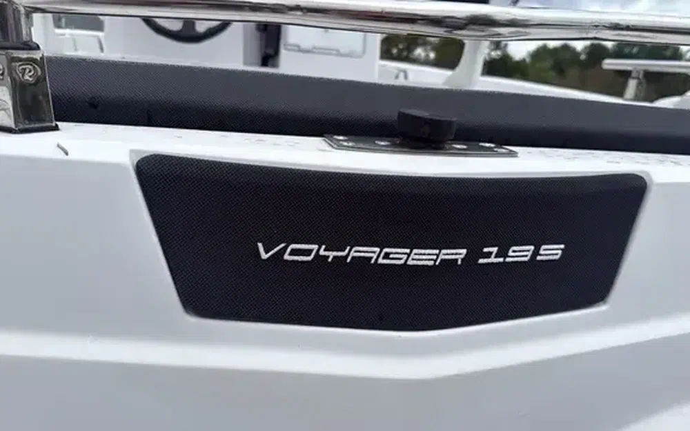slider 8 Ranieri Voyager 19 S