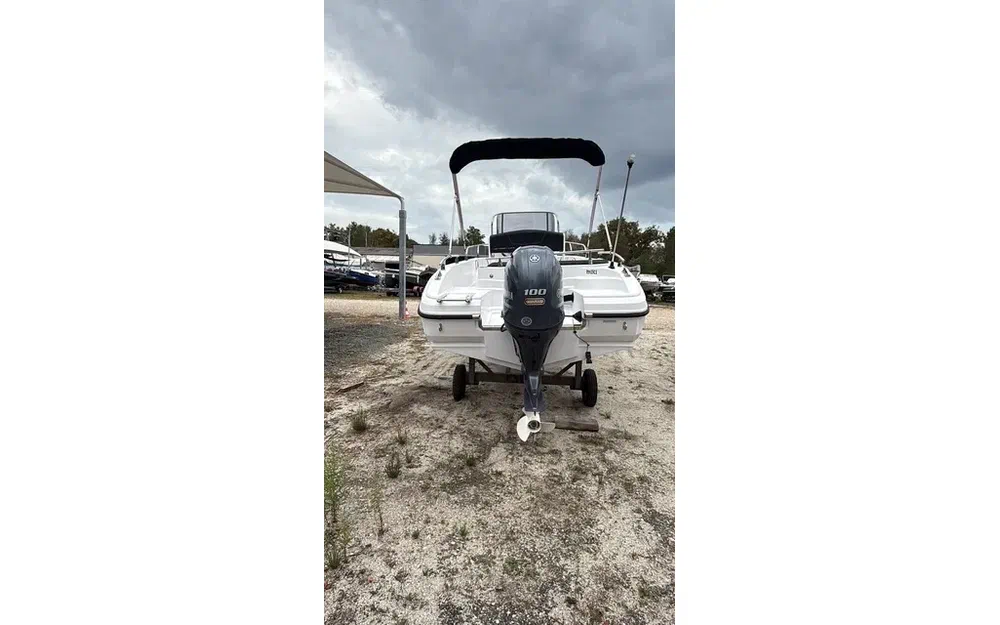 slider 1 Ranieri Voyager 19 S