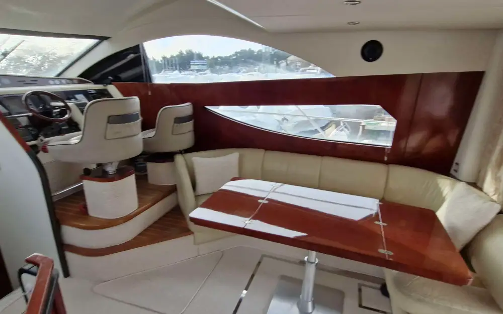 slider 11 Fairline Phantom 46