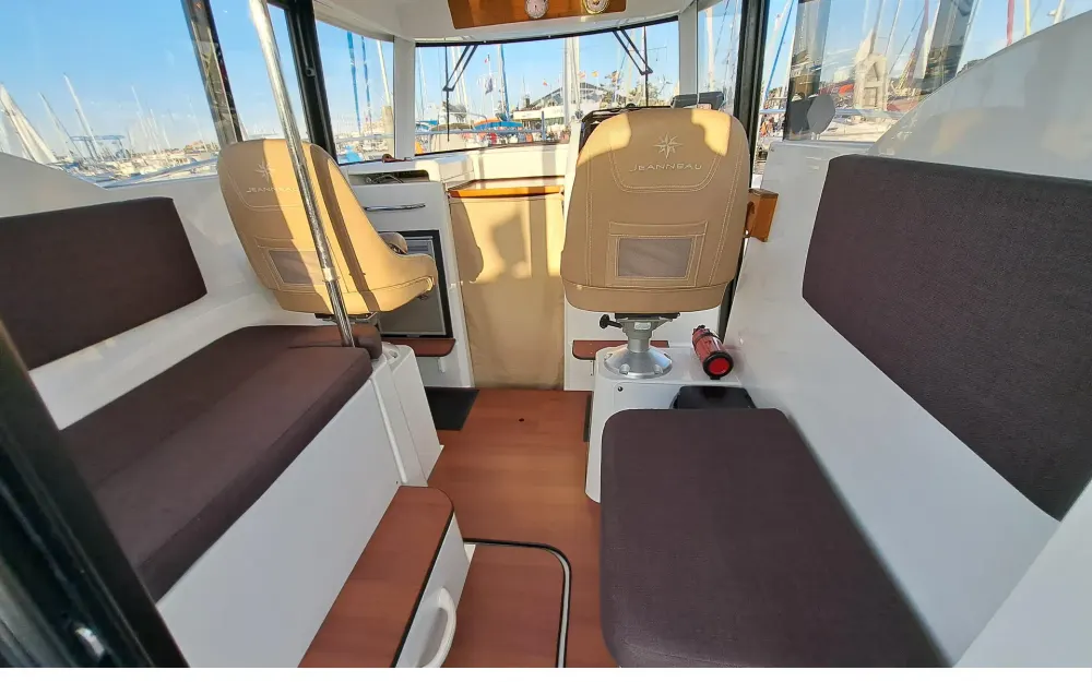 slider 38 Jeanneau Merry Fisher 855 Marlin