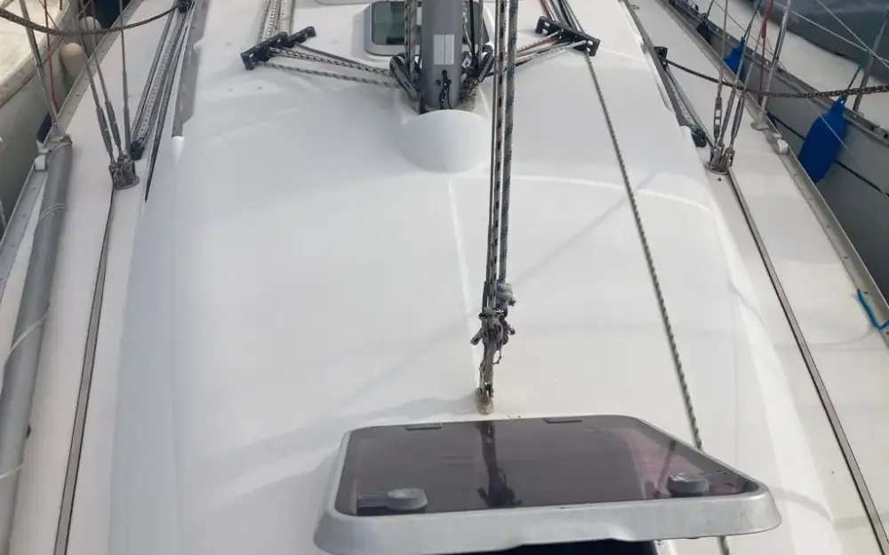 slider 8 Jeanneau Sun Odyssey 35