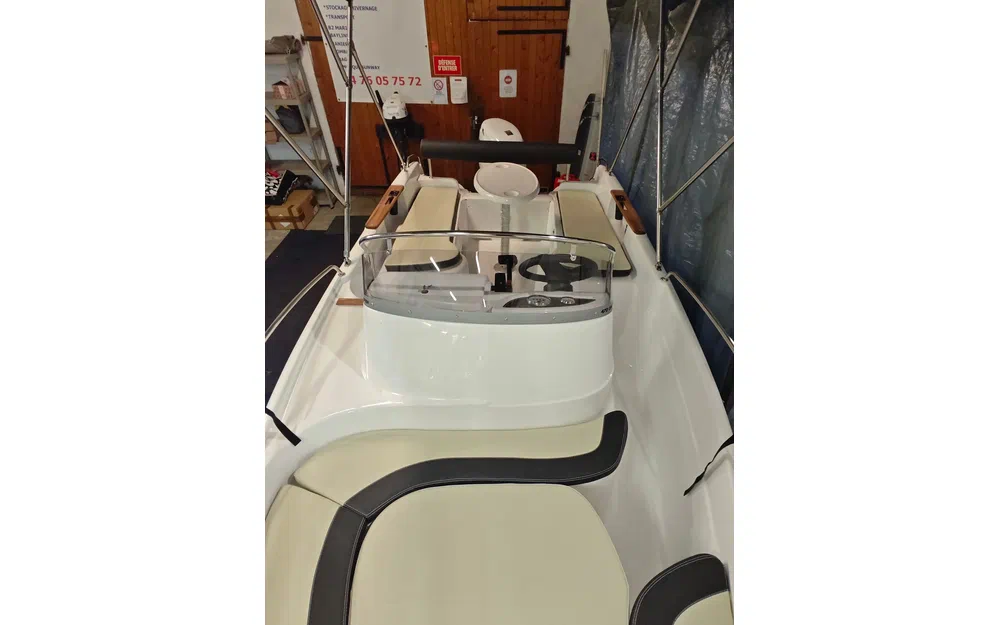 slider 2 B2 Marine 472