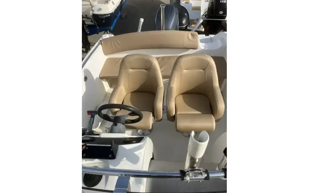 slider 4 Jeanneau Cap Camarat 6.5 CC