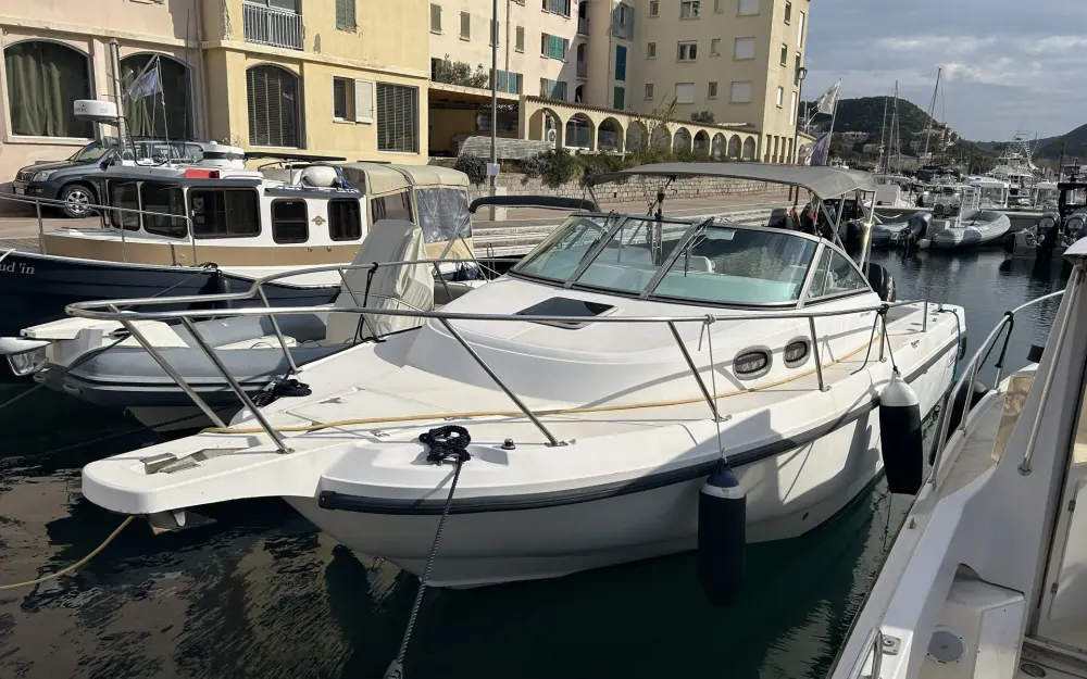 Boston WhalerBoston Whaler 28 Conquest