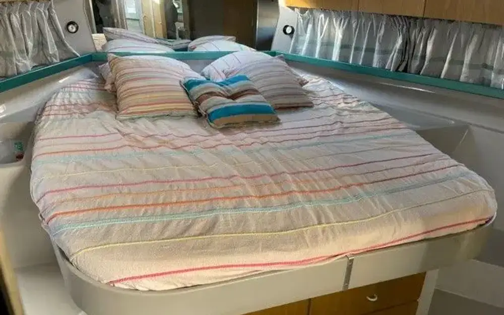 slider 4 Ferretti Altura 36