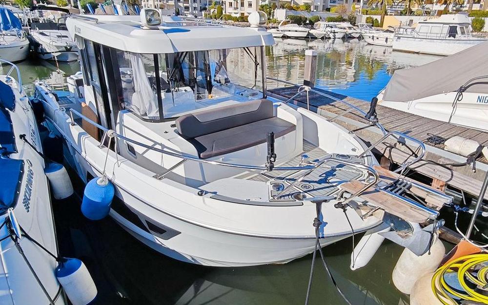 slider 0 Beneteau Barracuda 9