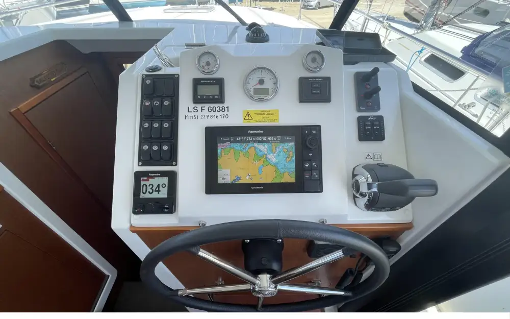 slider 9 Beneteau Swift Trawler 30