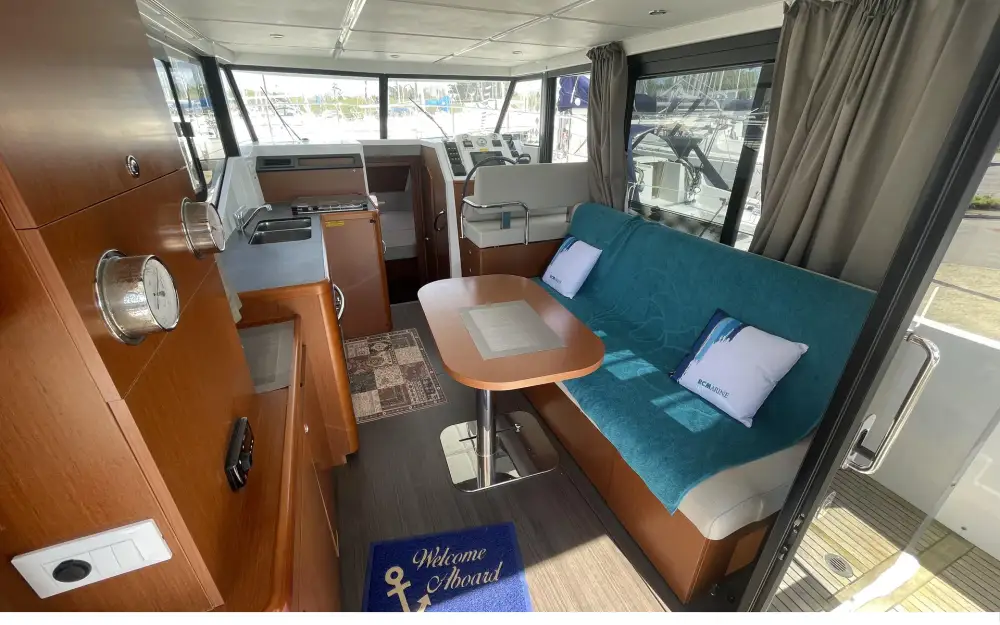slider 6 Beneteau Swift Trawler 30
