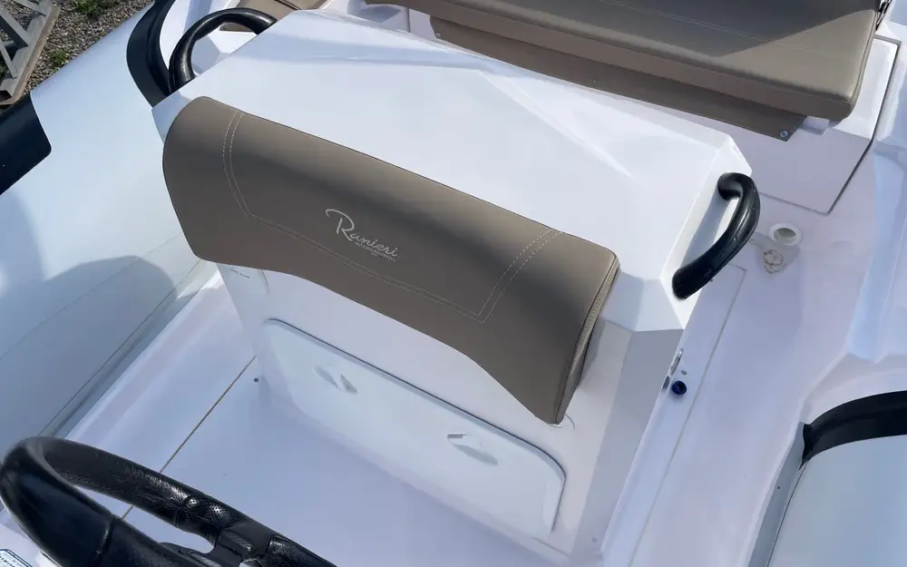 slider 7 Ranieri Cayman 21 Sport