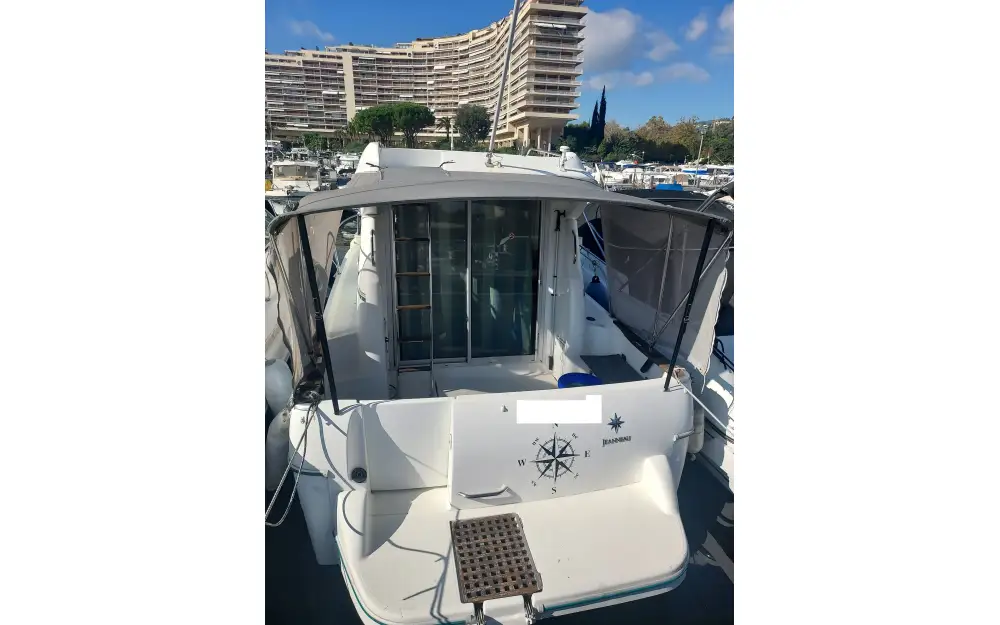 slider 0 Jeanneau Merry Fisher 805