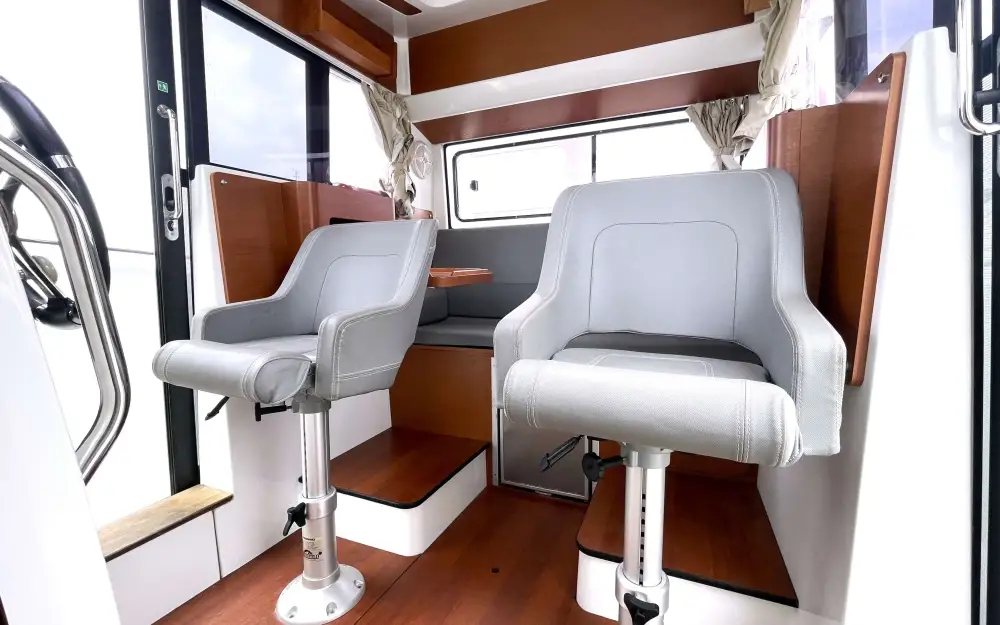 slider 8 Beneteau Barracuda 9 Fly