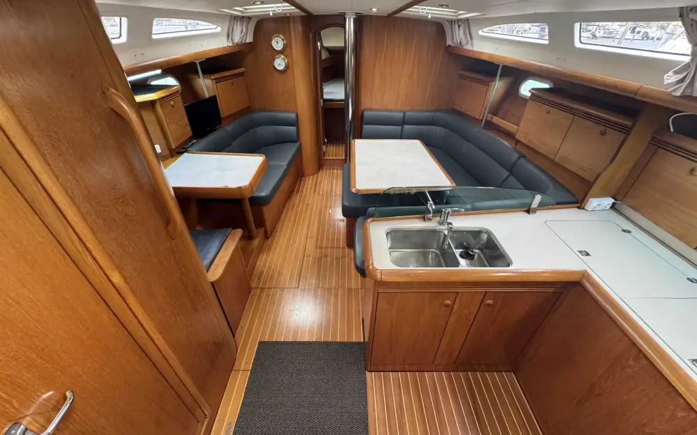 slider 2 Jeanneau Sun Odyssey 43