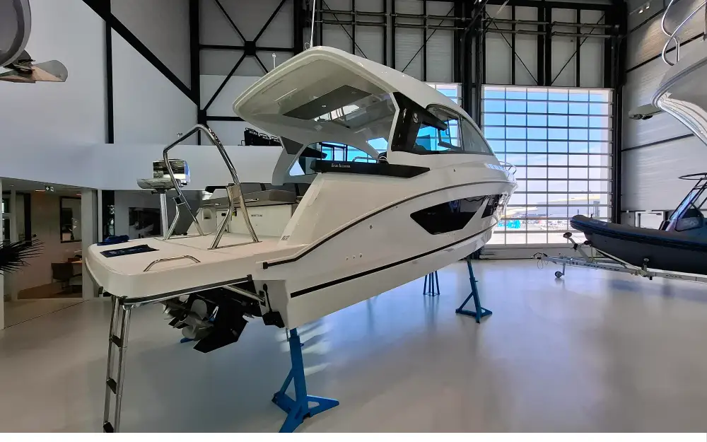 slider 1 Beneteau Gran Turismo 32