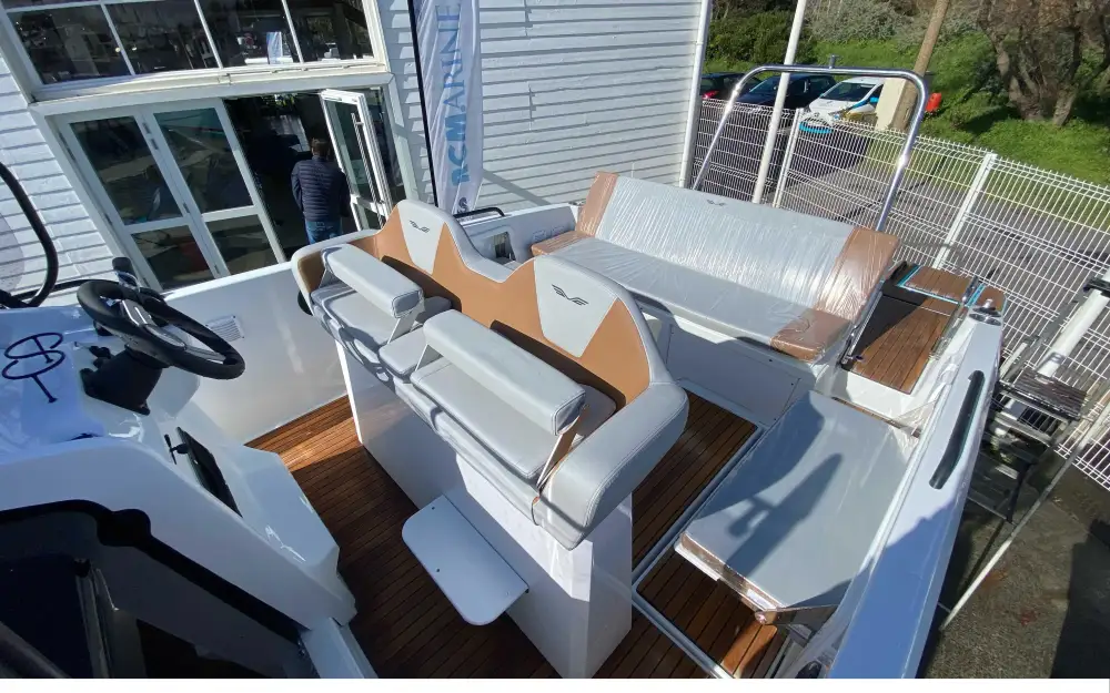 slider 6 Beneteau Flyer 8 SPACEdeck