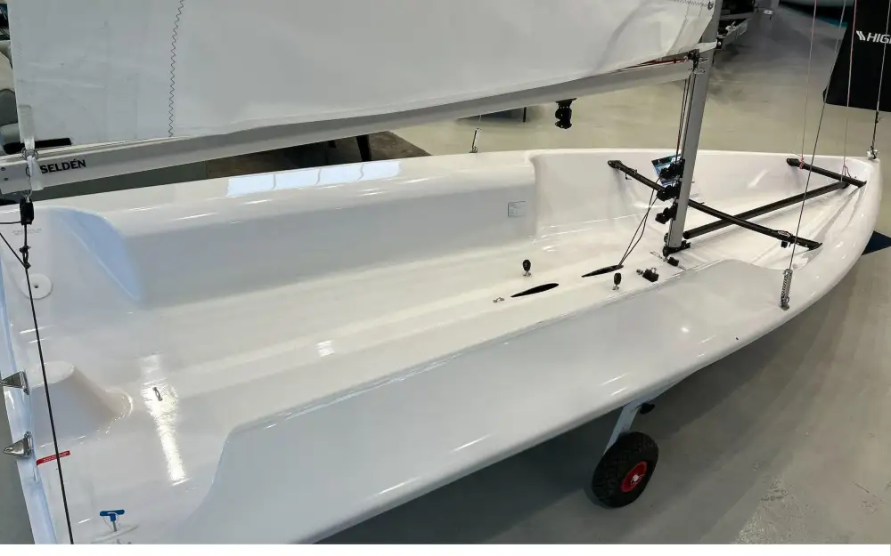 slider 4 Beneteau First 14