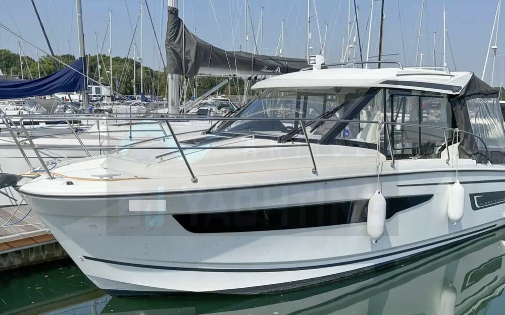 slider 0 Jeanneau Merry Fisher 895