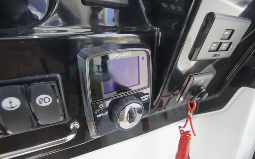 slider 13 Jeanneau Merry Fisher 895