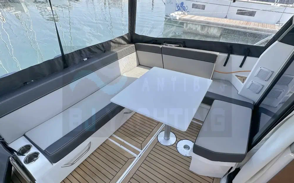 slider 4 Jeanneau Merry Fisher 895