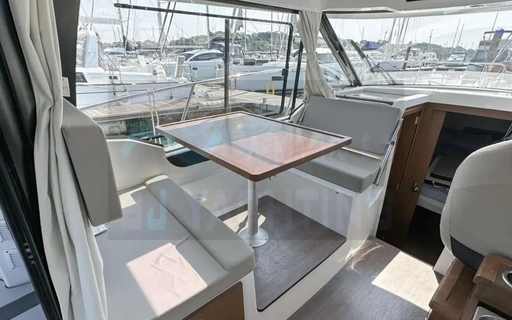 slider 6 Jeanneau Merry Fisher 895