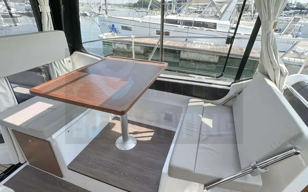 slider 7 Jeanneau Merry Fisher 895