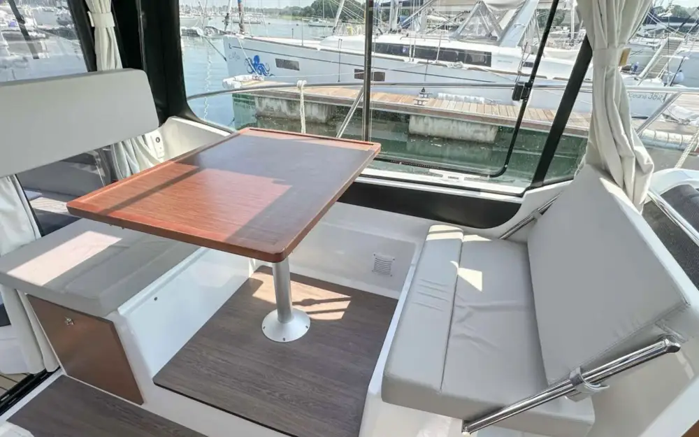 slider 7 Jeanneau Merry Fisher 895 Offshore