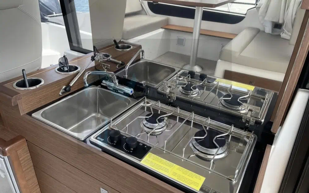 slider 8 Jeanneau Merry Fisher 895