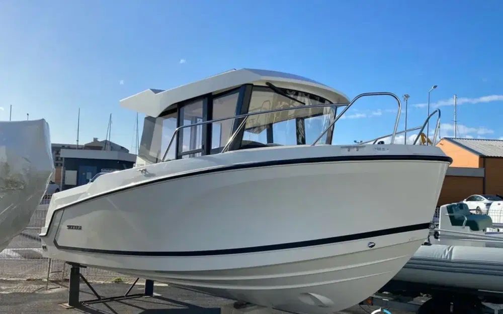 slider 0 Quicksilver Activ 705 Pilothouse