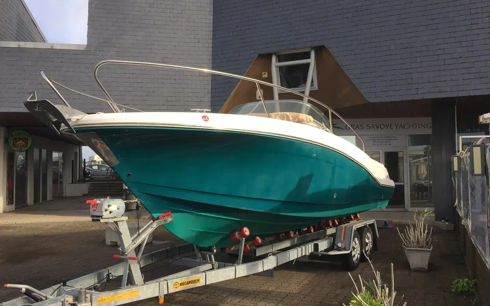 slider 1 Jeanneau Cap Camarat 755