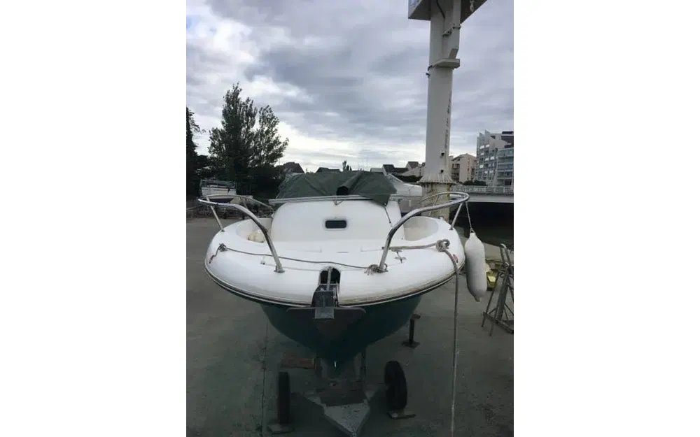 slider 5 Jeanneau Cap Camarat 755