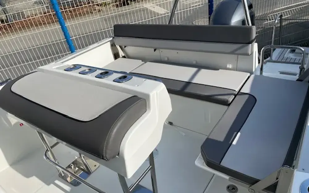 slider 9 Jeanneau Cap Camarat 6.5 CC Serie 3 - null