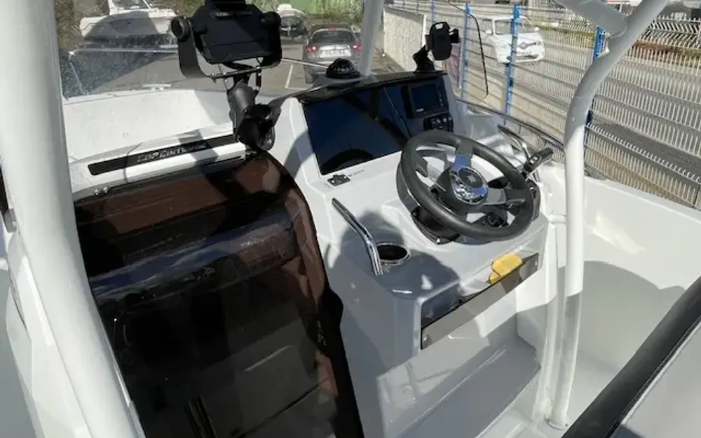 slider 5 Jeanneau Cap Camarat 6.5 CC Serie 3