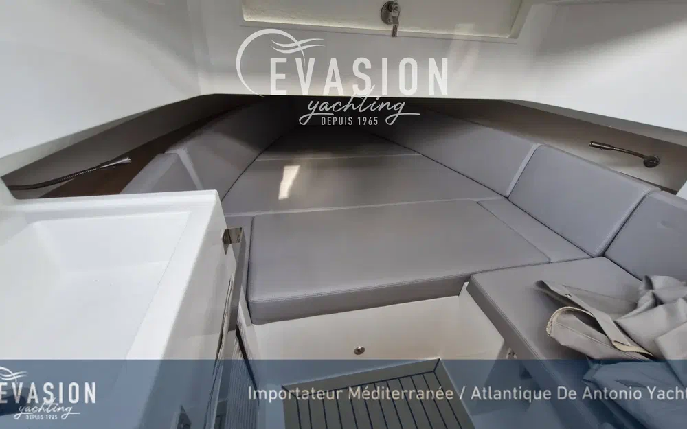 slider 18 De Antonio Yachts D29
