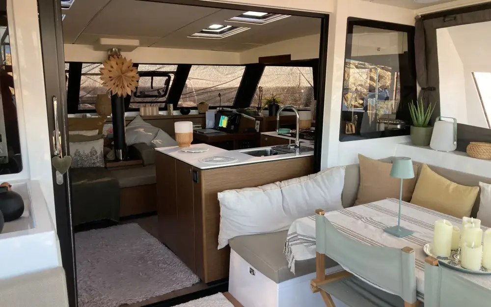 slider 6 Nautitech  46 open