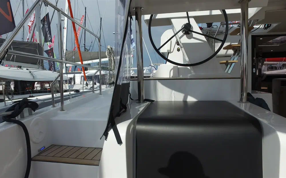 slider 10 Aventura Yacht Indigo Yacht 45