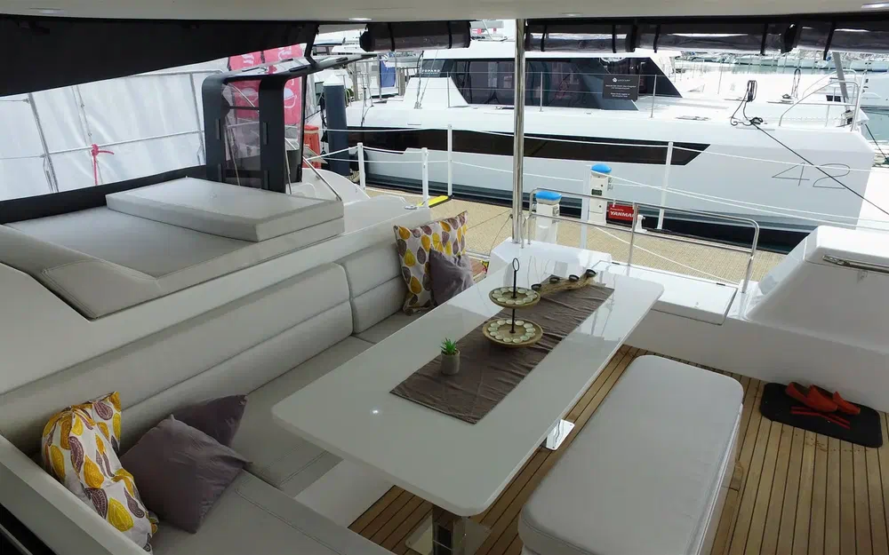 slider 13 Aventura Yacht Indigo Yacht 45